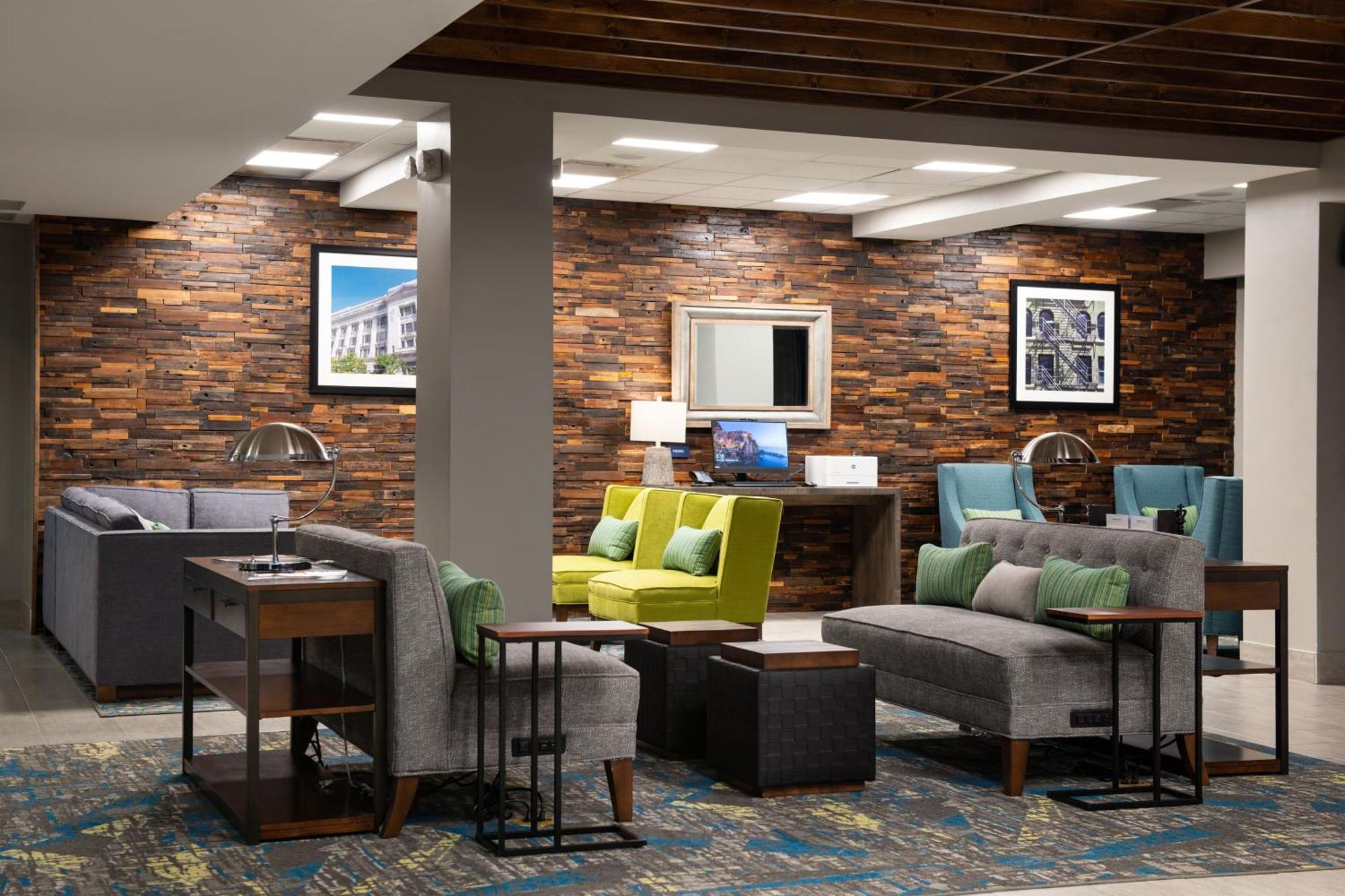Four Points By Sheraton Omaha Midtown Екстериор снимка