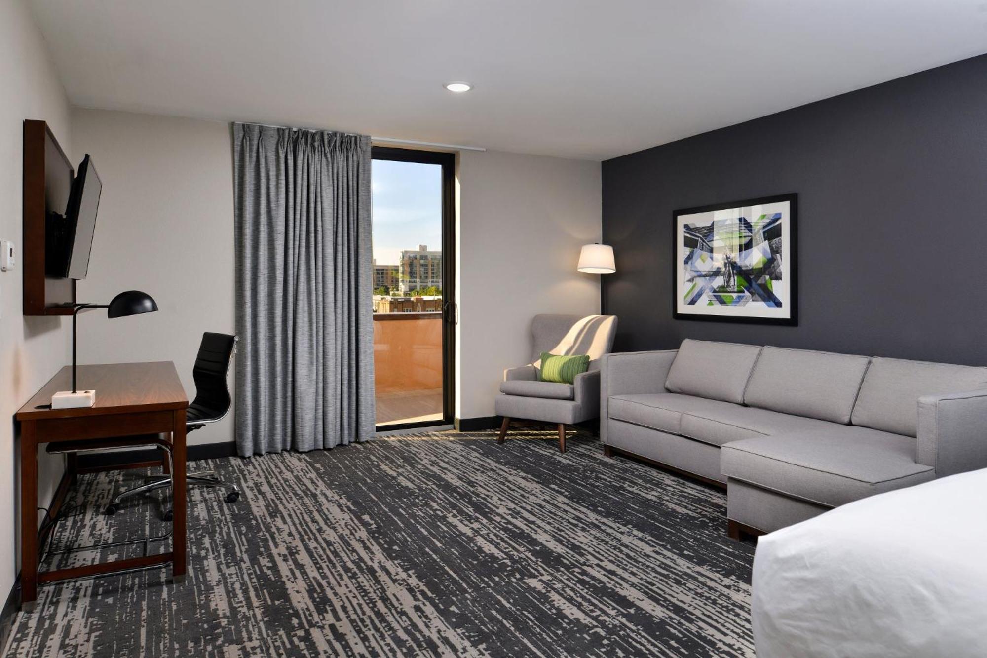 Four Points By Sheraton Omaha Midtown Екстериор снимка