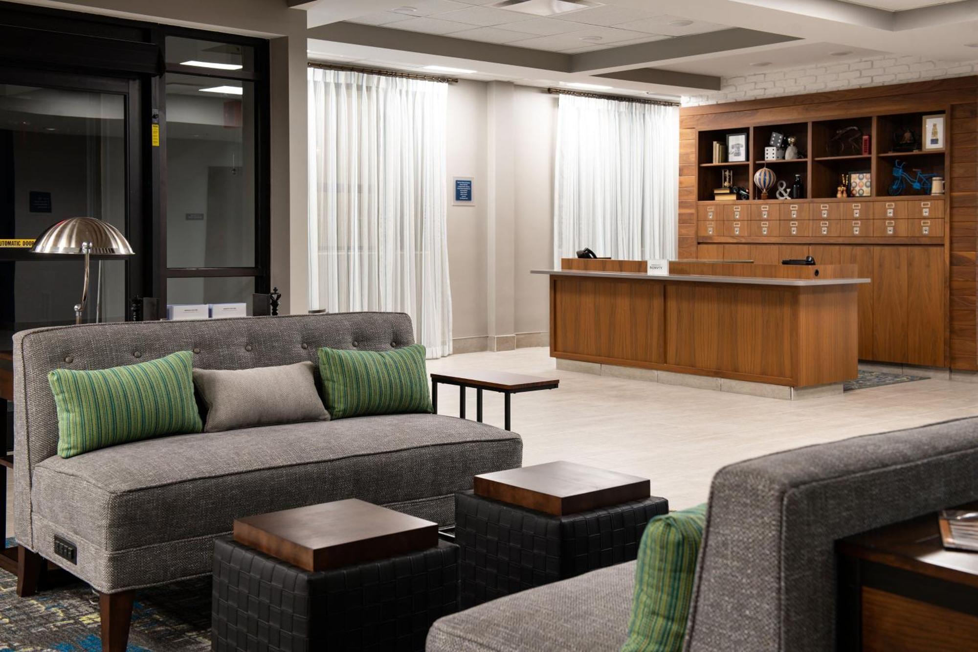 Four Points By Sheraton Omaha Midtown Екстериор снимка