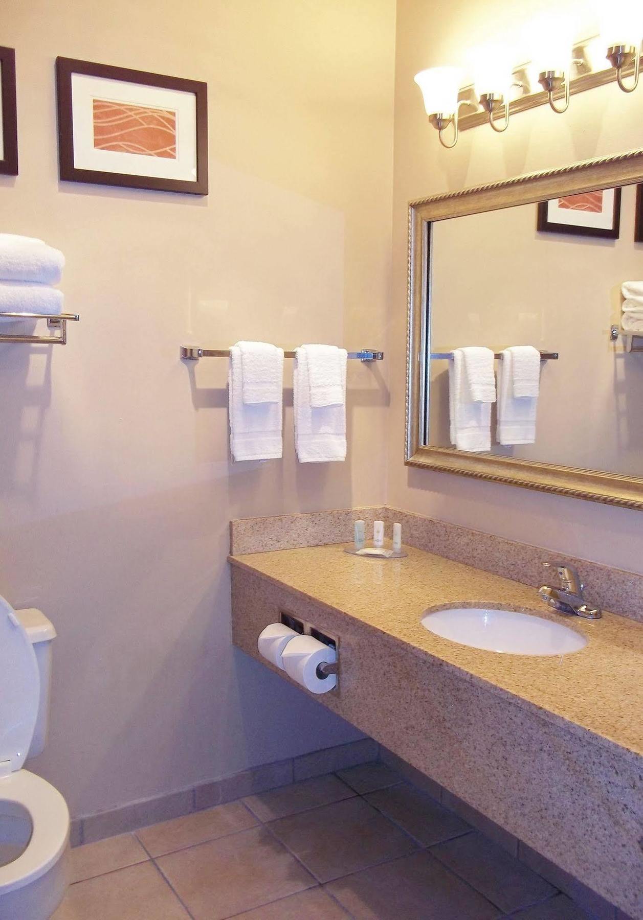 Four Points By Sheraton Omaha Midtown Екстериор снимка